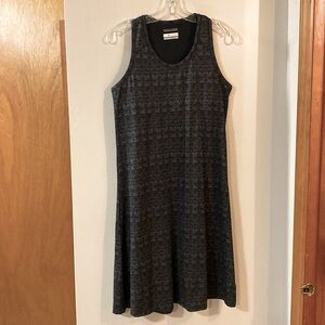 Columbia brand omniwick dress Size M.       Like New.